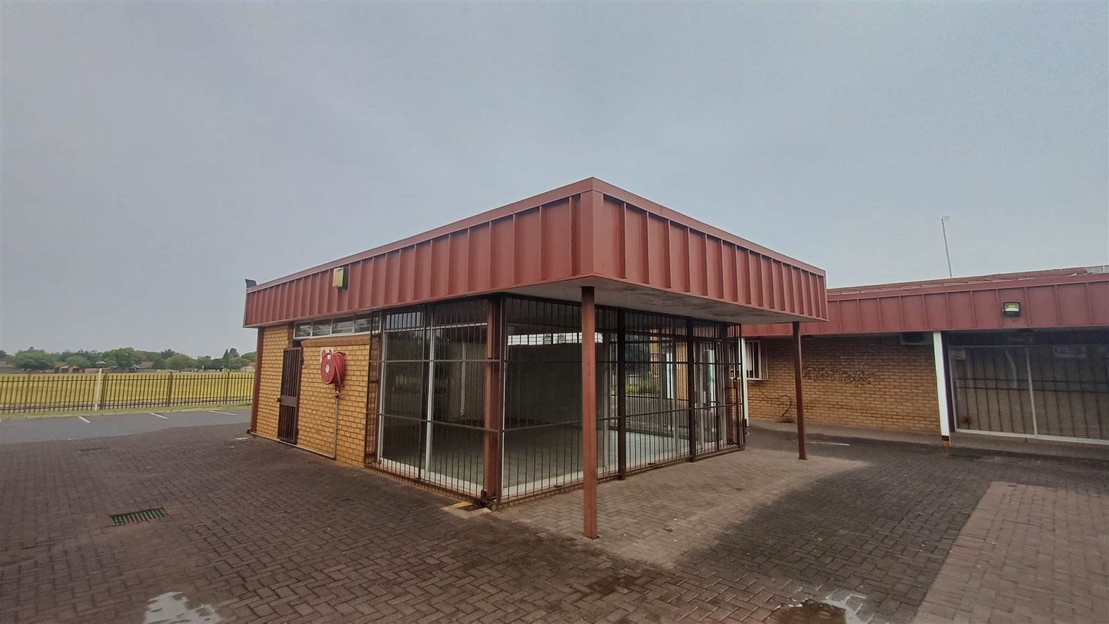56  m² Retail Space in Vaalpark photo number 1