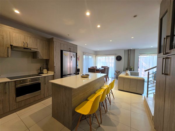 4 Bedroom House 4 Bedroom House