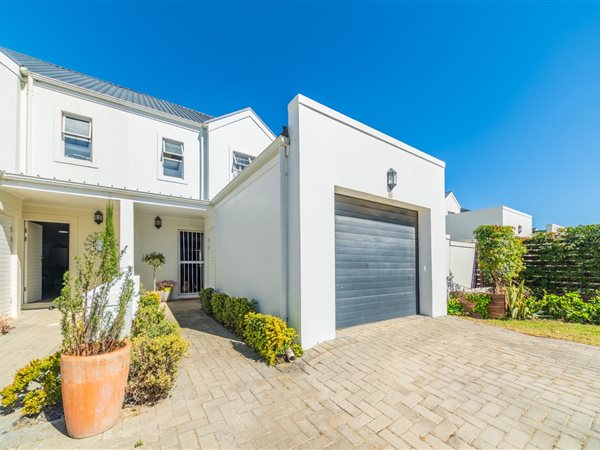 3 Bedroom Townhouse 3 Bedroom Townhouse
