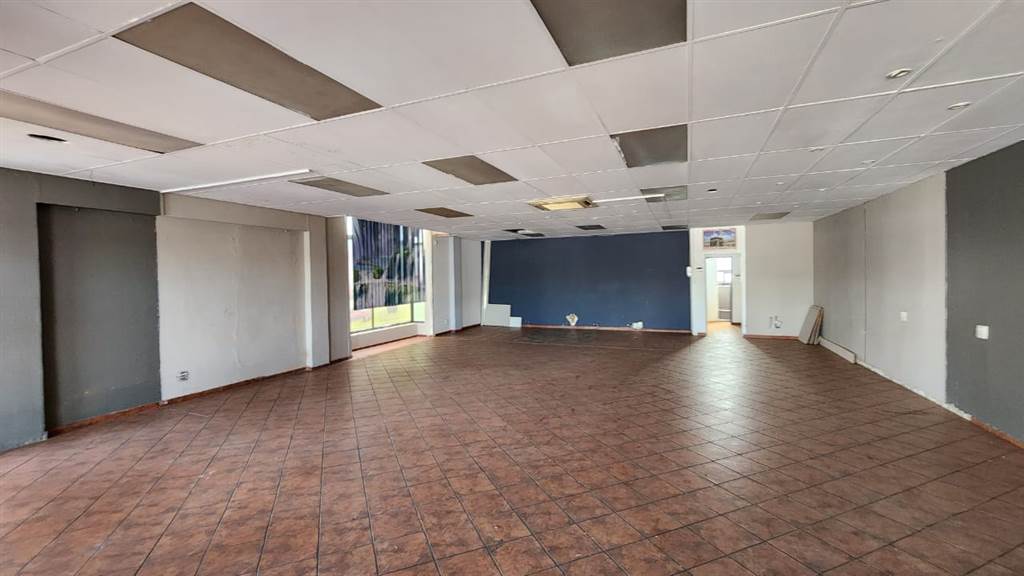 140  m² Commercial space in Centurion CBD photo number 12