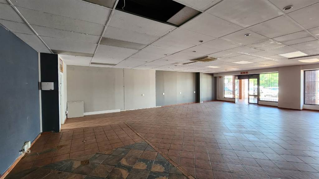 140  m² Commercial space in Centurion CBD photo number 5