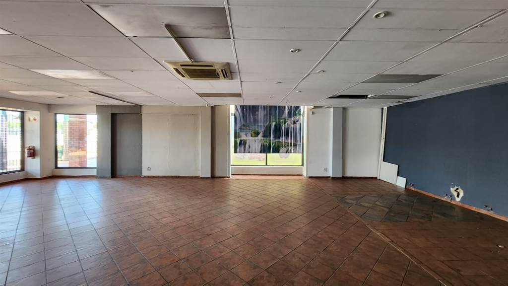 140  m² Commercial space in Centurion CBD photo number 3