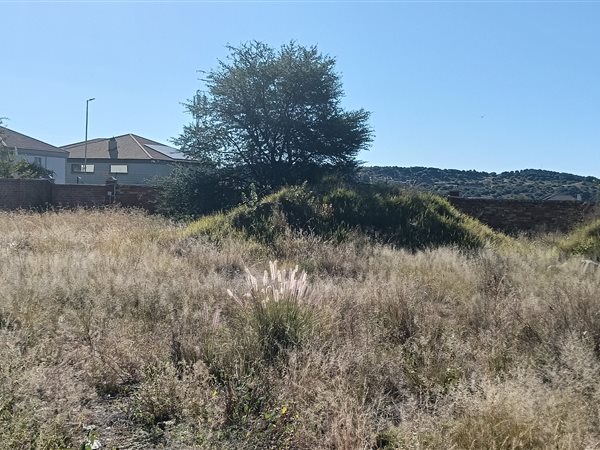 764 m² Land