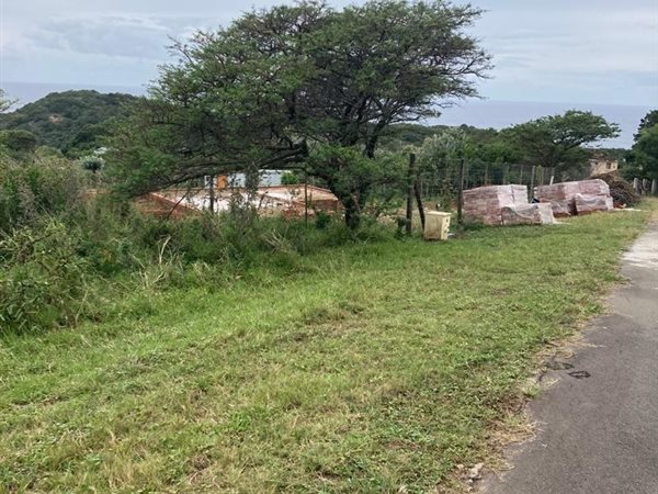 990 m² Land available in Cintsa