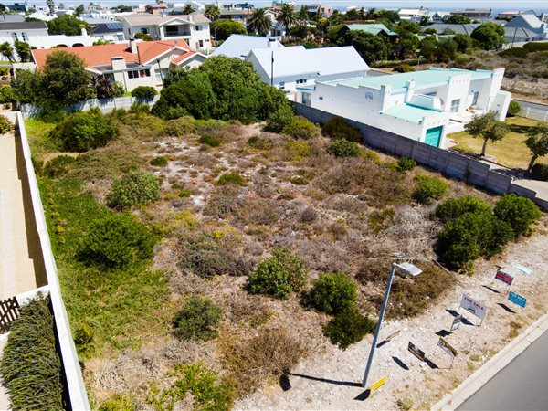 732 m² Land available in Yzerfontein