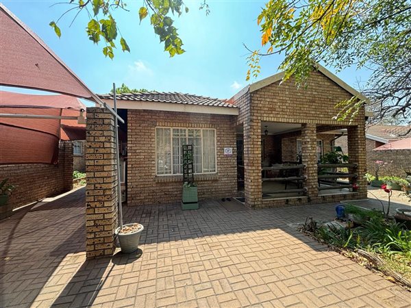 2 Bedroom Townhouse 2 Bedroom Townhouse