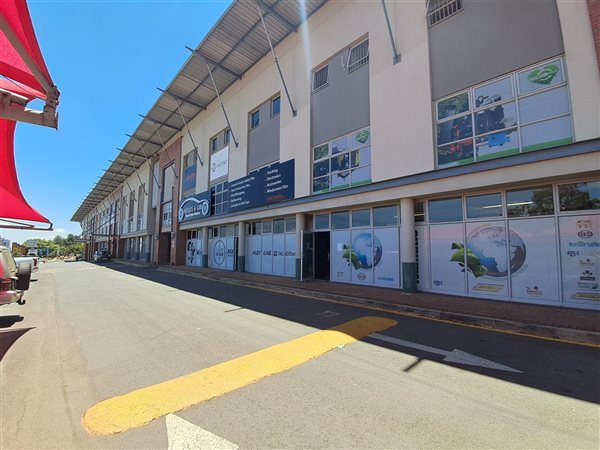 664  m² Commercial space