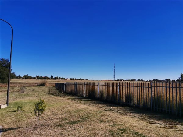 4500 m² Land available in Secunda