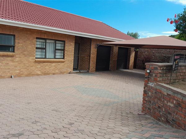 6 Bed House in Great Brak River