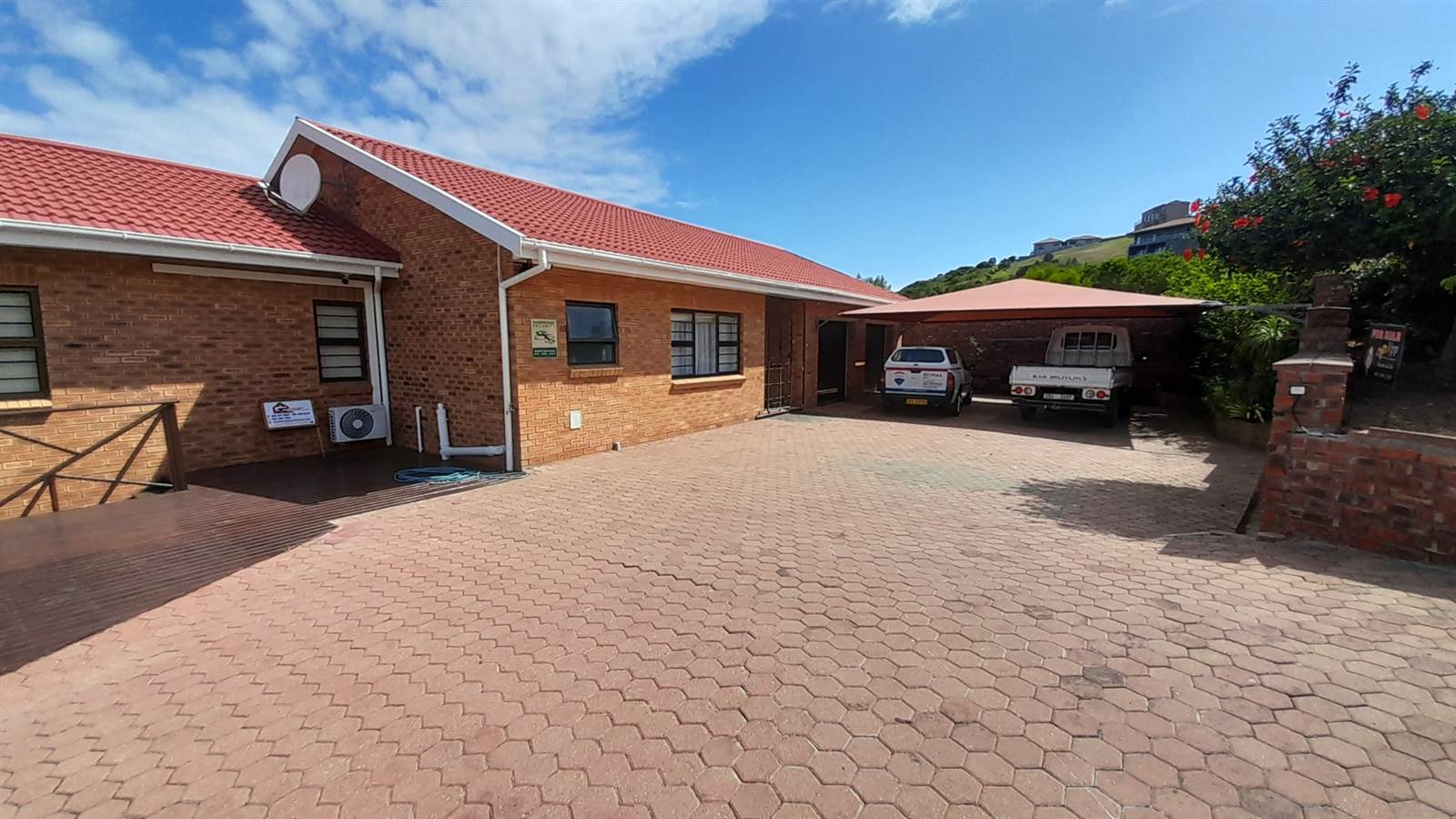 6 Bed House in Great Brak River photo number 2