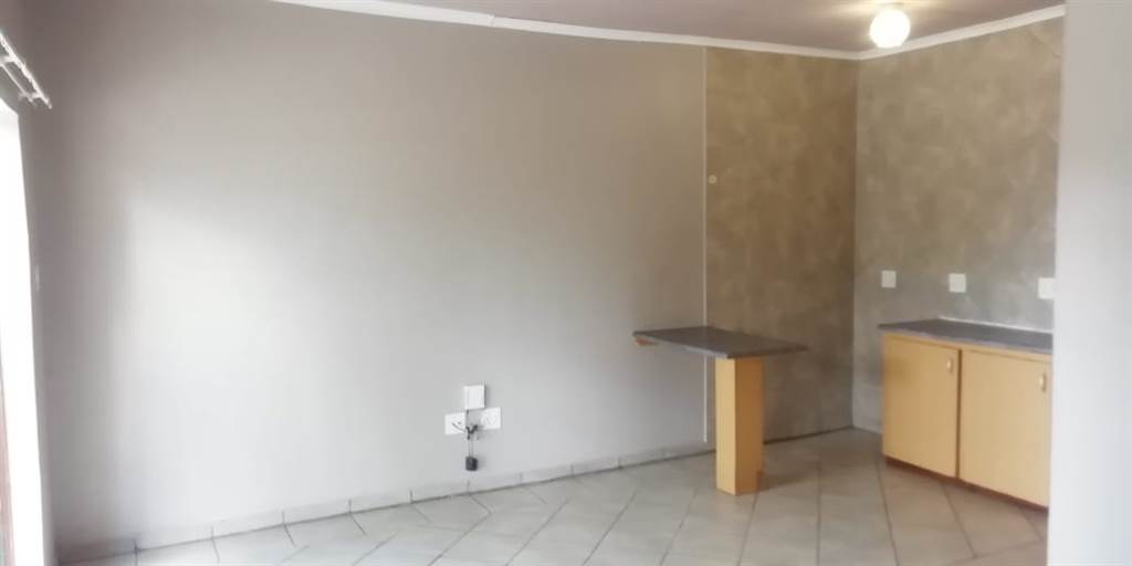 Bachelor apartment in Polokwane Central photo number 7