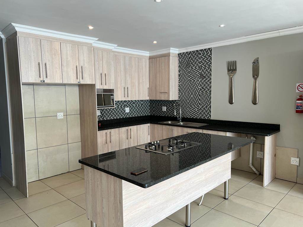 4 Bed House in Maselspoort photo number 3