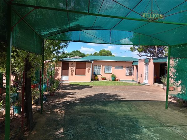 4 Bedroom House 4 Bedroom House