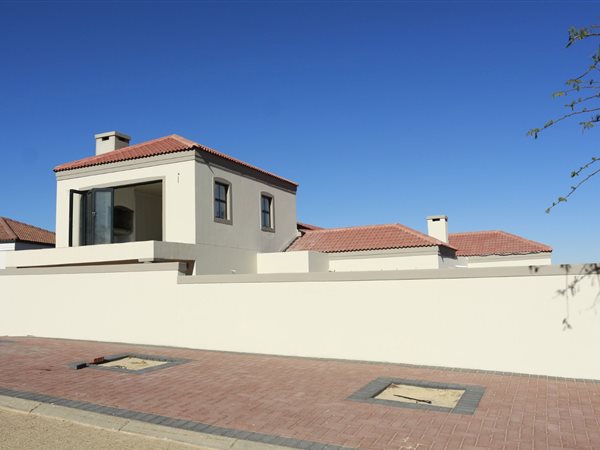 4 Bedroom House 4 Bedroom House