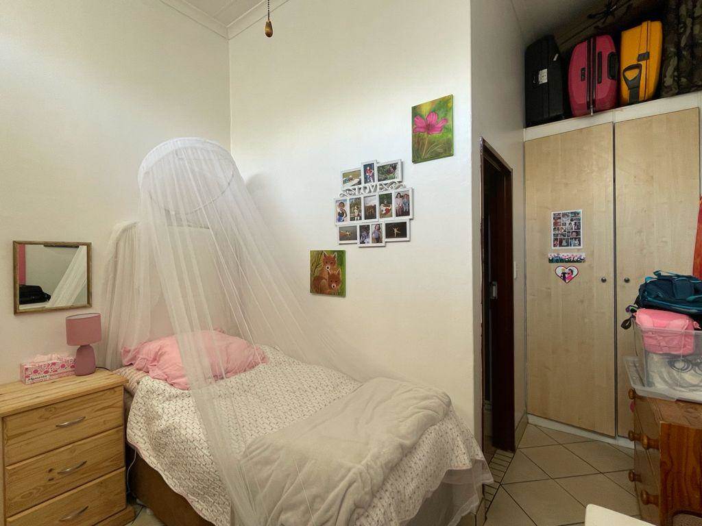1 Bed Apartment in Hatfield photo number 8