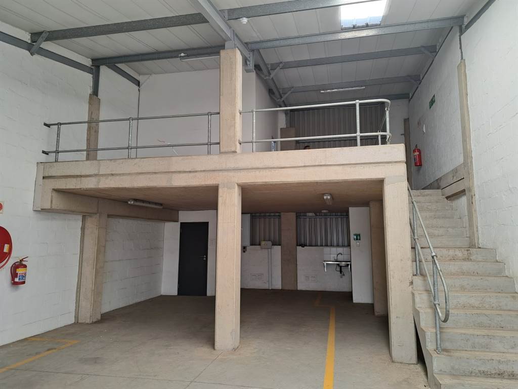 136  m² Industrial space in Cornubia photo number 1