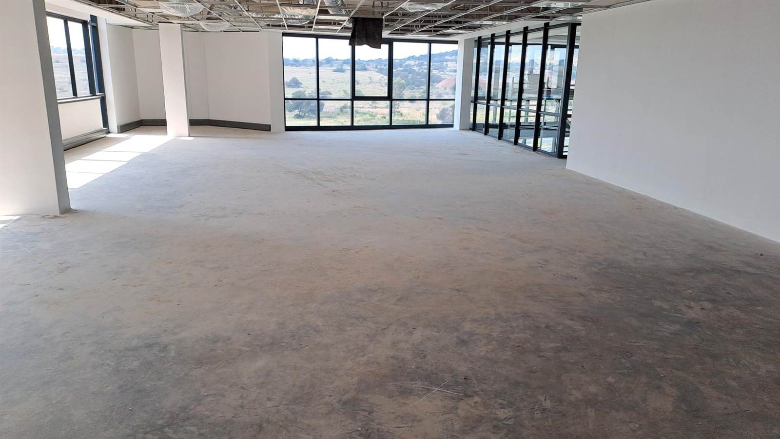 201  m² Office Space in Doringkloof photo number 12