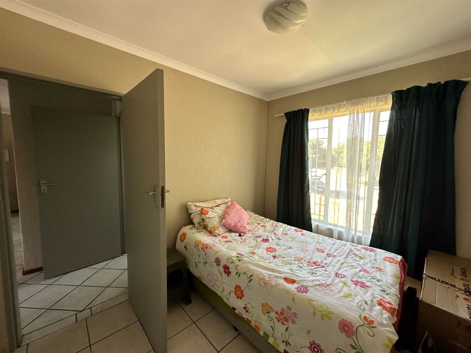 2 Bed Apartment in Highveld photo number 17