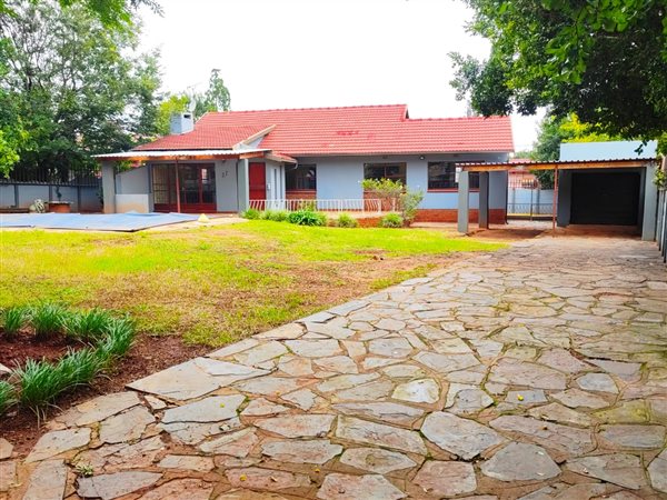 4 Bedroom House 4 Bedroom House