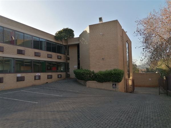 1716  m² Commercial space in Fairland