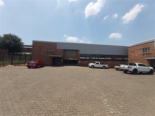 800  m² Industrial space