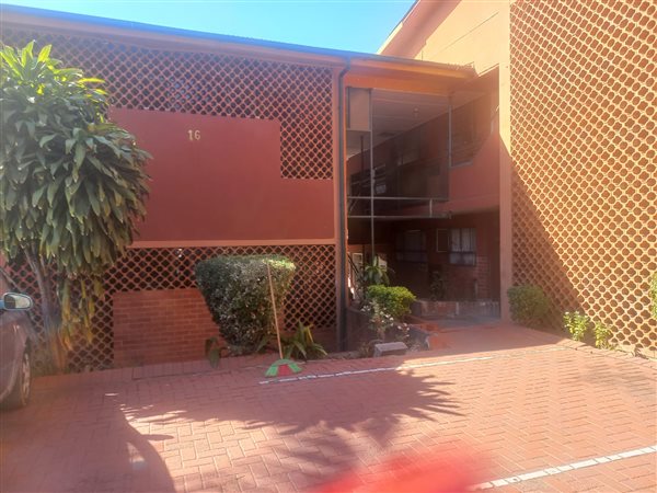 3 Bedroom Flat 3 Bedroom Flat