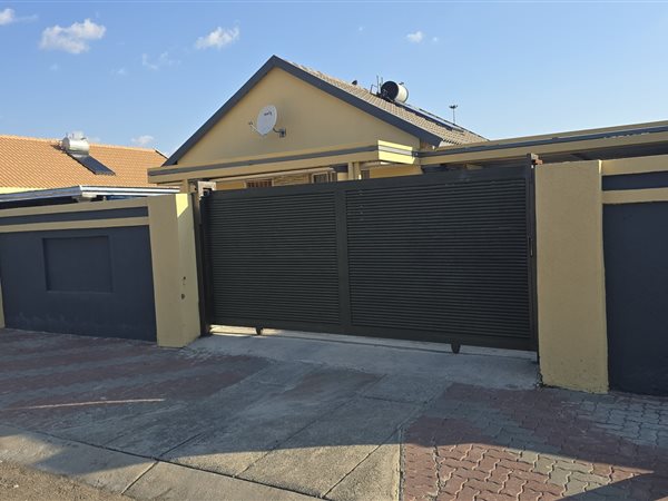 2 Bedroom House 2 Bedroom House