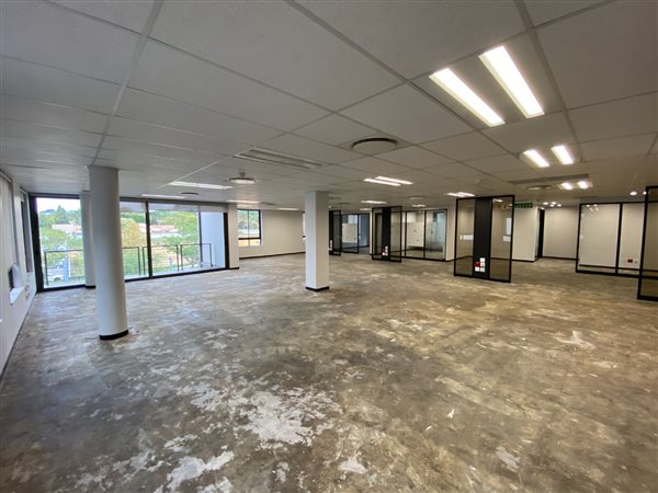 1 255  m² Office Space