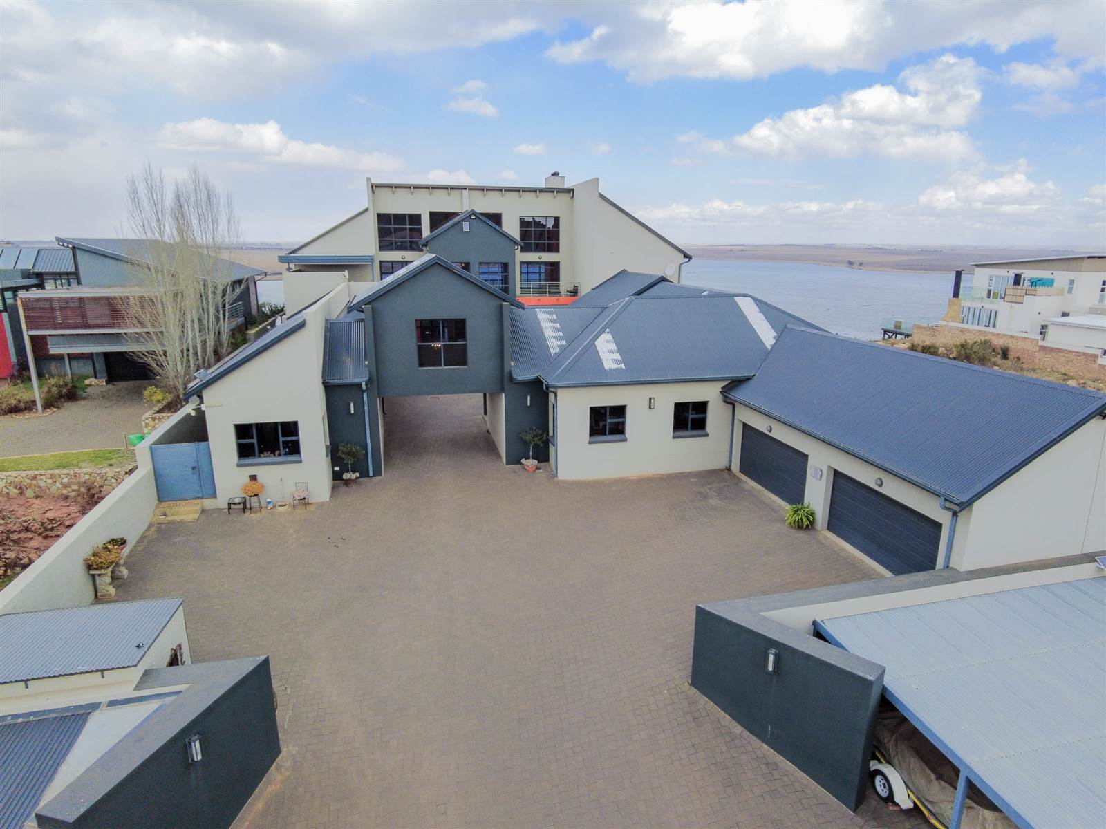 4 Bed House in Kungwini Country Estate photo number 1