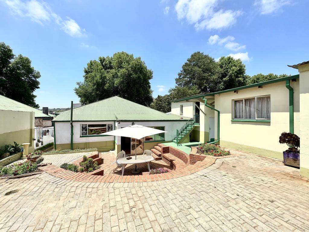 2 Bed House in Bezuidenhout Valley photo number 1