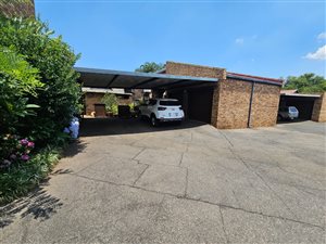 House in Rooihuiskraal North