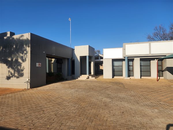 380  m² Commercial space