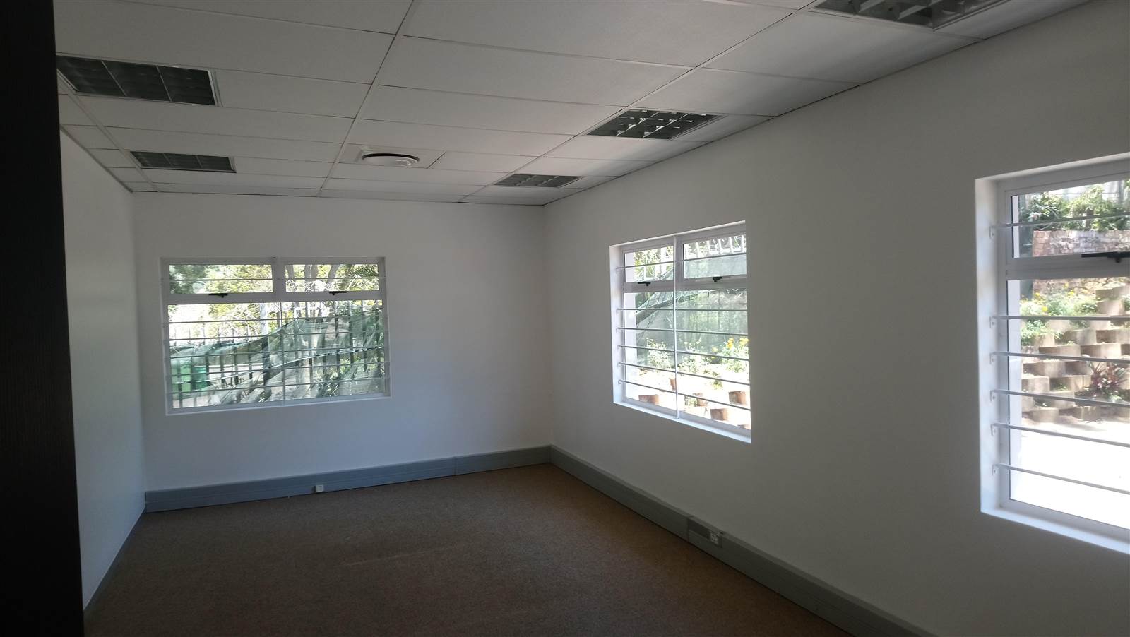 2100  m² Commercial space in Dawncliffe photo number 3