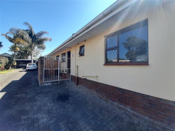 3 Bedroom Townhouse 3 Bedroom Townhouse