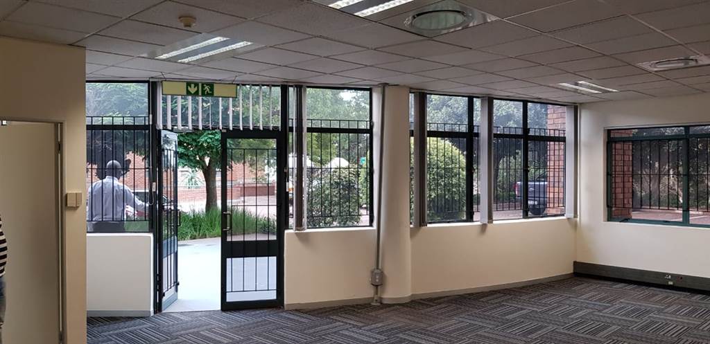 168  m² Office Space in Parktown photo number 4