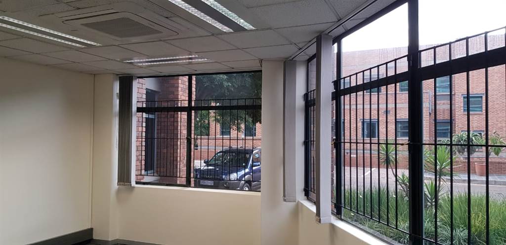 168  m² Office Space in Parktown photo number 8