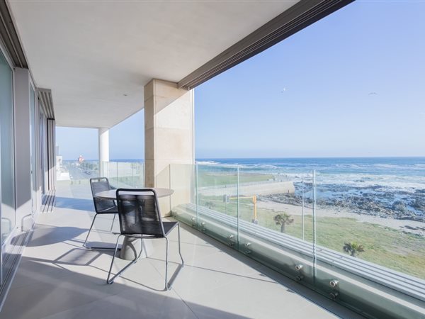 3 Bed Apartment in Mouille Point