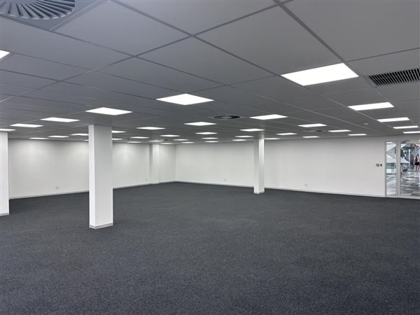 10 000  m² Office Space