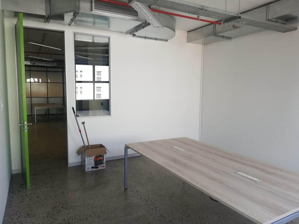 485.68  m² Office Space in Cape Town City Centre photo number 5