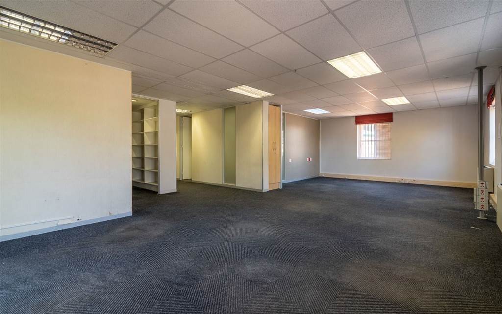 155  m² Commercial space in Hyde Park photo number 9