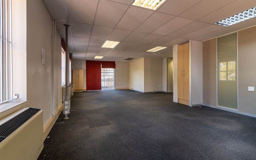 155  m² Commercial space in Hyde Park photo number 5