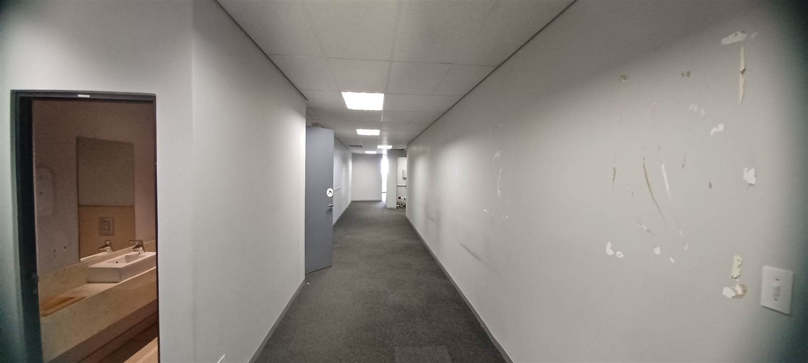 335  m² Commercial space in Sandhurst photo number 3