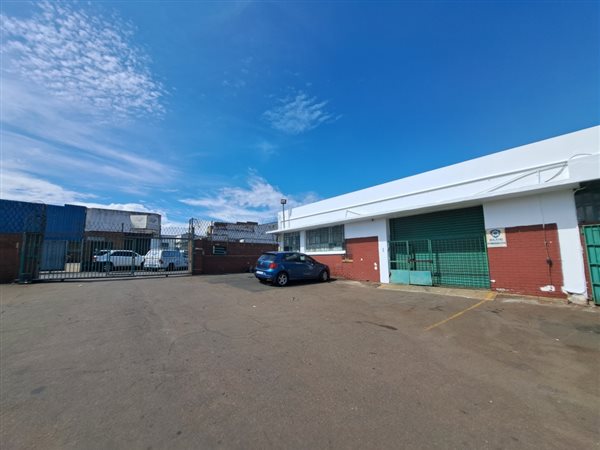 153  m² Industrial space