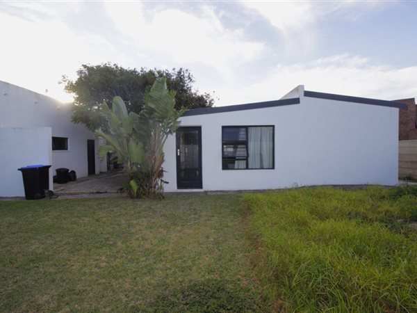 2 Bedroom House 2 Bedroom House