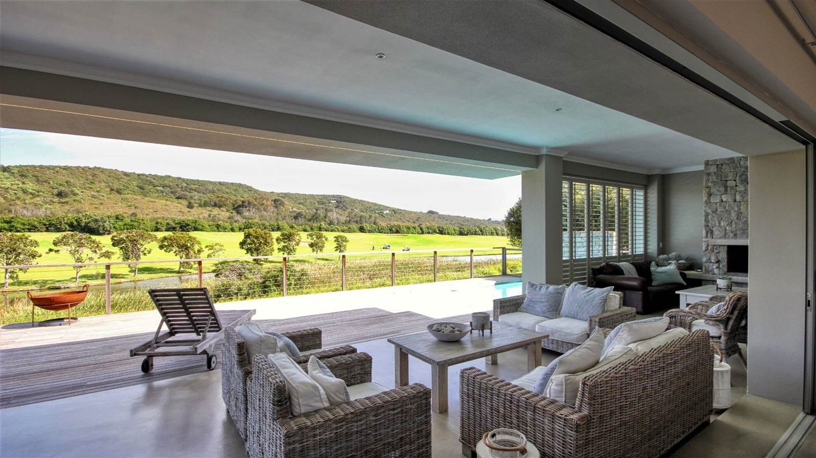 4 Bed House in Plettenberg Bay photo number 1
