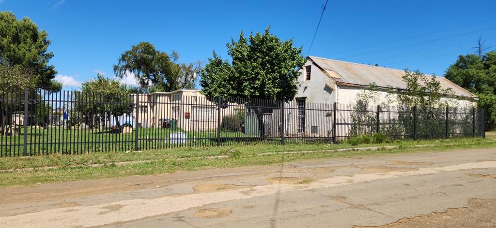 5 Bed House in Aliwal North photo number 23