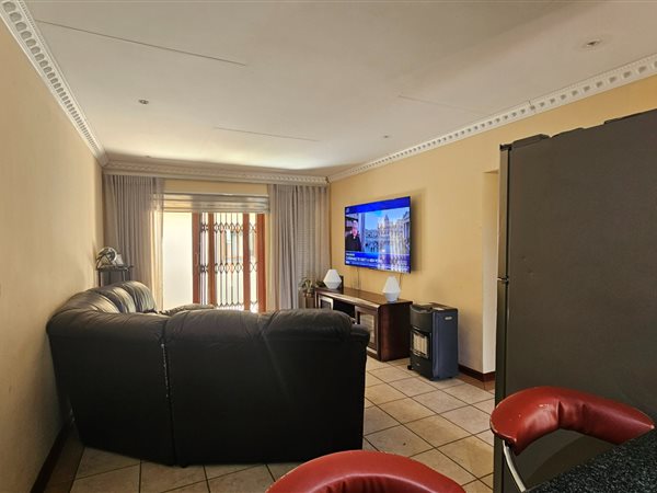 3 Bedroom Townhouse 3 Bedroom Townhouse