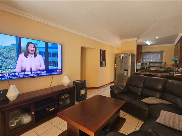 3 Bedroom Townhouse 3 Bedroom Townhouse