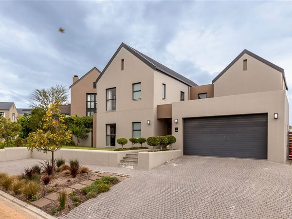 4 Bed House in Longlands Country Estate
