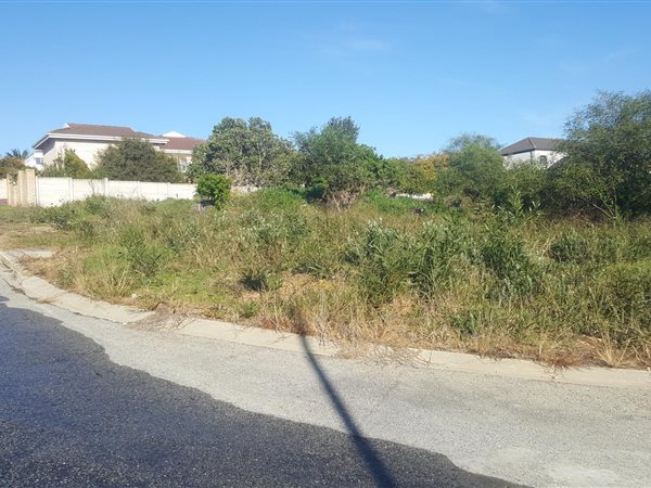 936 m² Land